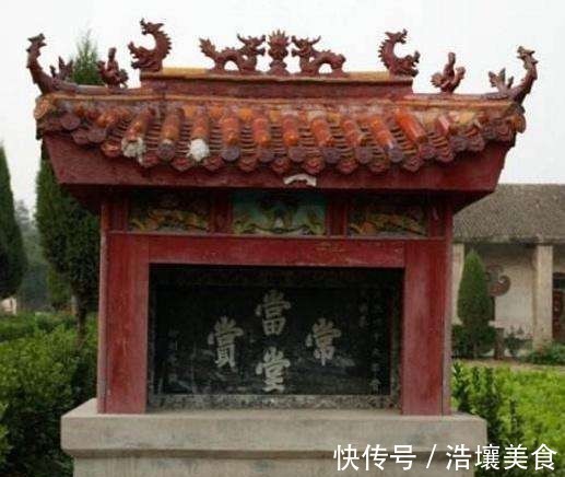 白云禅寺!白云禅寺有一个“四字”碑,是由一位皇帝书写,其中暗藏着历史之谜