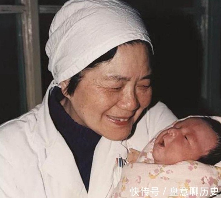生育|31年前,我国第1个试管婴儿诞生,现在她怎么样了?