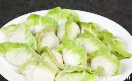 做韭菜馅饺子时,掌握“2不放”窍门,包出来的饺子又鲜又香
