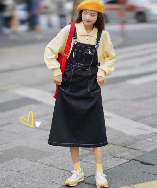 搭配|秋季,紫色卫衣搭配牛仔裤背带裤俏皮可爱,可咸可甜,适合小个子