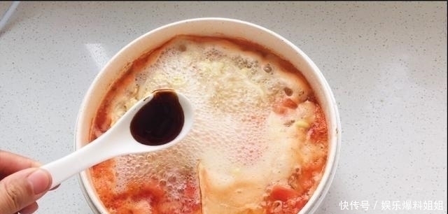 西红柿|每天晚餐吃这个减脂汤，一段时间腰细了脸小了，瘦子别喝怕你太瘦