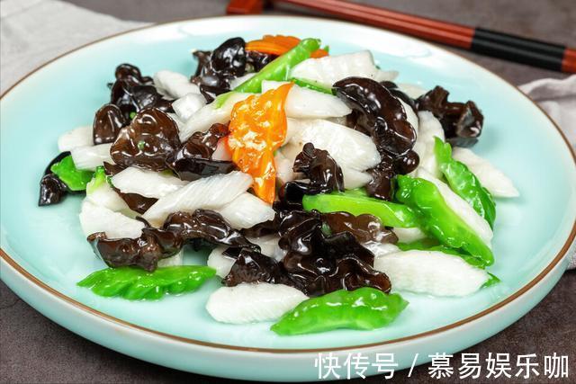 木耳|炒木耳，总是炸锅溅油，学会一个小技巧，轻松解决此问题，很实用