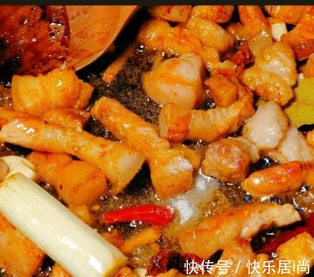 美食天下|不加一滴水油的红烧肉，香而不腻，解馋下饭！