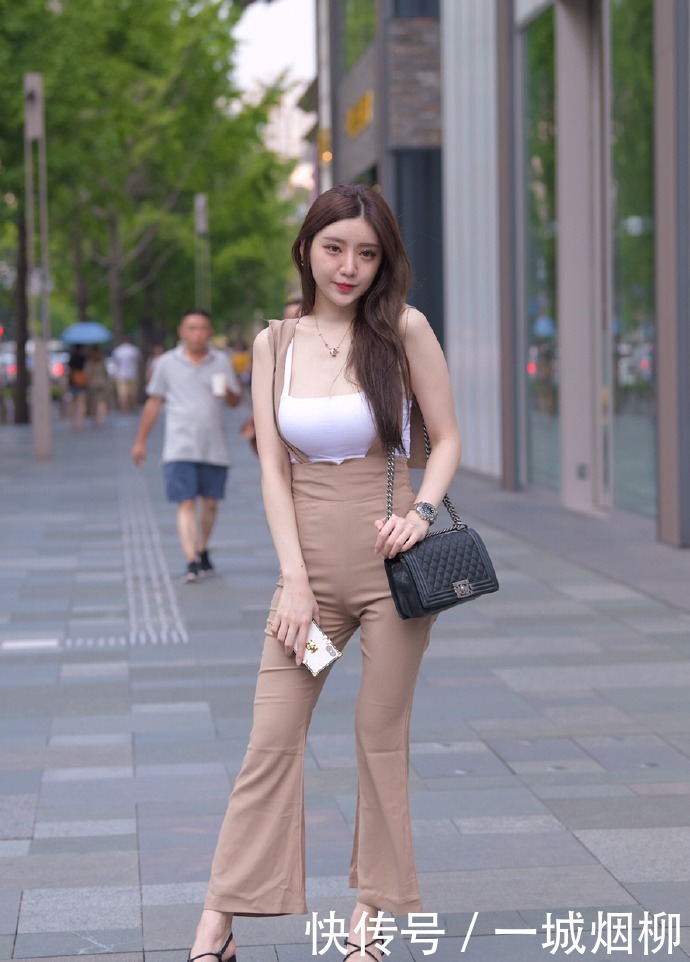 牛仔裤|气质可以通过搭配来得到提升