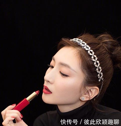 唇部|涂口红的危害:唇色变深只是其一,看完很多人都惊讶了