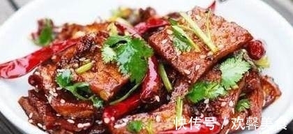 美食推荐:可乐烧虾,鸡汁麻辣豆腐干,虾仁豆腐的做法