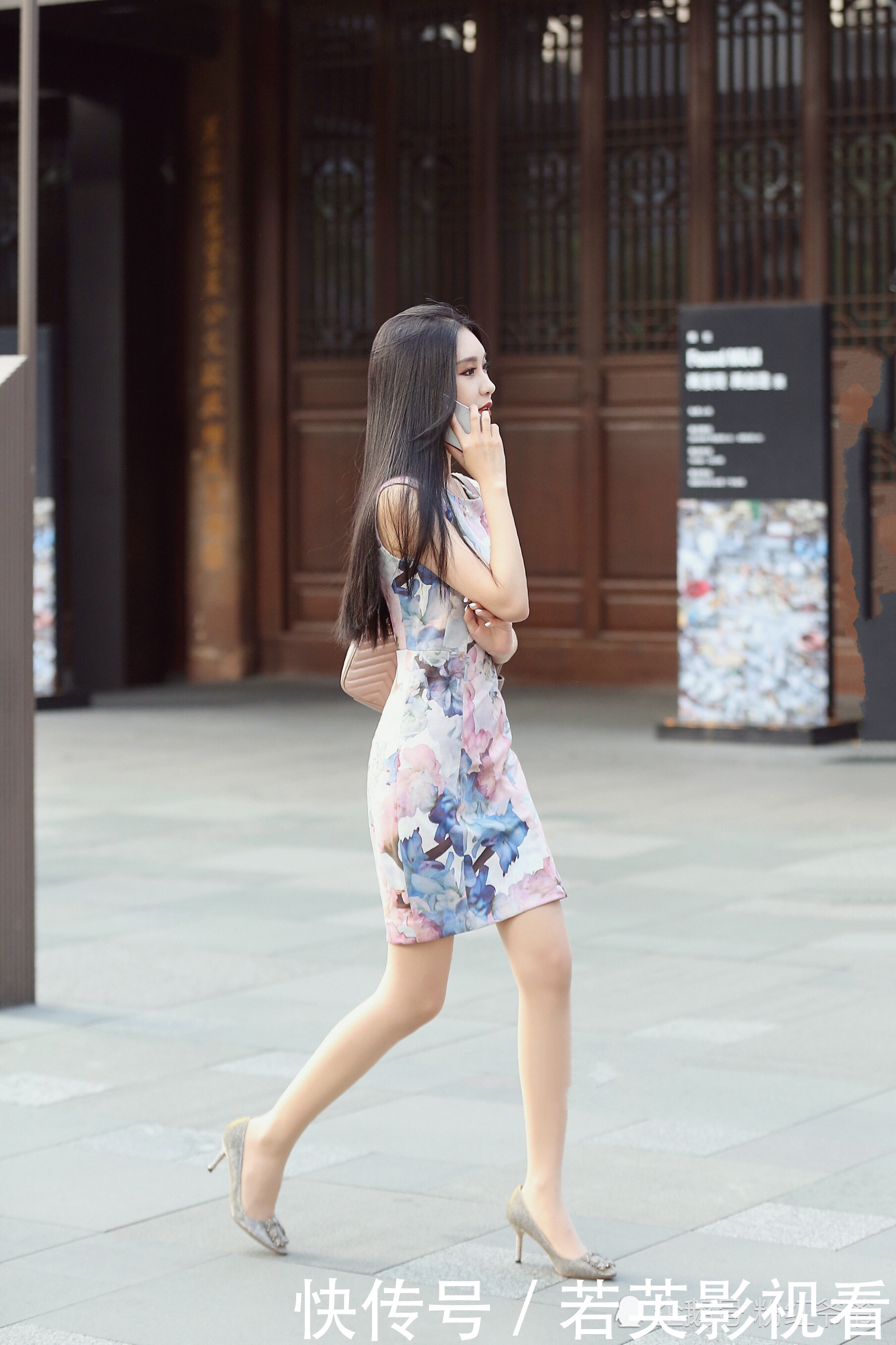 夏季出街少不了一双高跟鞋,展现出女性独特韵味,温柔甜美超显白