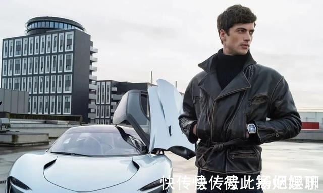 码表|C罗降薪回曼联,依然劳斯莱斯配大钻表!男人开车戴表有什么讲究