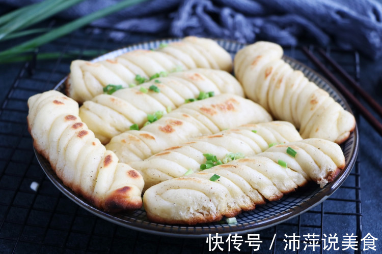 给女儿做美味早餐,松软酥脆,三天两头准做一锅