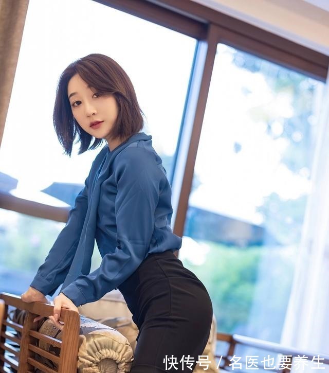 衬衫搭配 衬衫搭配高腰裙,让你从土妞变成时尚女人,魅力更胜一筹!