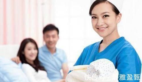 产妇|宝妈剖腹产后，伤口看着都疼，没俩个人扶连起床都难