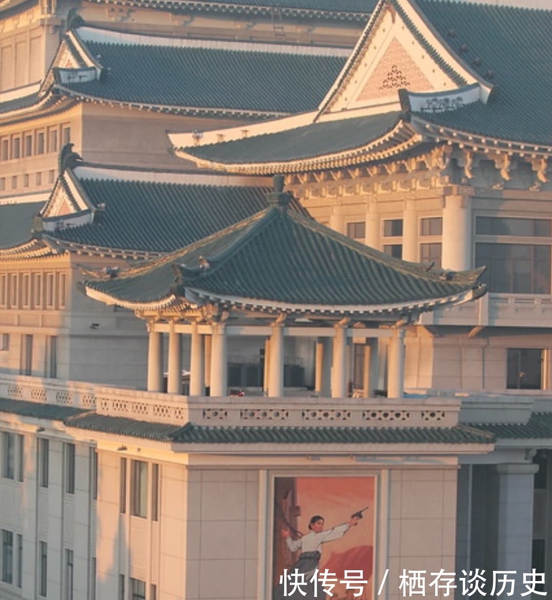 在朝鲜,最出名的大剧院什么样子?4万多平米可容纳数千观众