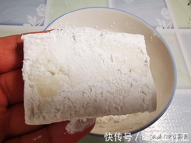 虾皮|一块豆腐,一把虾皮,就能做出饭店的招牌菜,外酥里嫩,真馋人