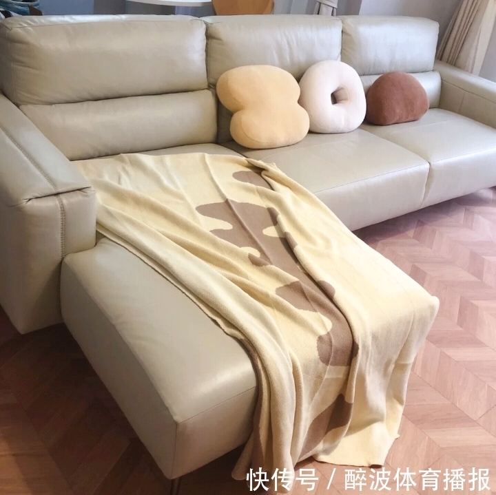 美观性|客厅作为家的脸面,这9个设计,看上去很实用,实则“鸡肋”