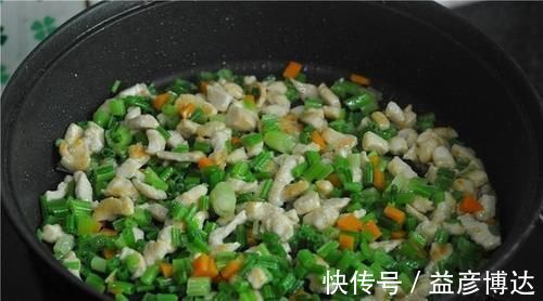 芹菜|医生不会告诉你，这是一种强碱性食物，血防脱发，年纪大了要多吃