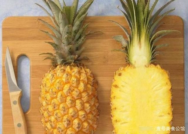 简单好吃的咖喱菠萝炒饭，鲜甜微辣，营养解馋，家人都爱吃