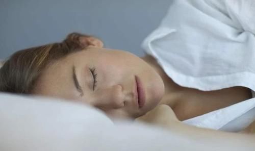 睡眠|“最佳睡眠时间表”已公布,各个年龄段都不同,看看你达标了吗?