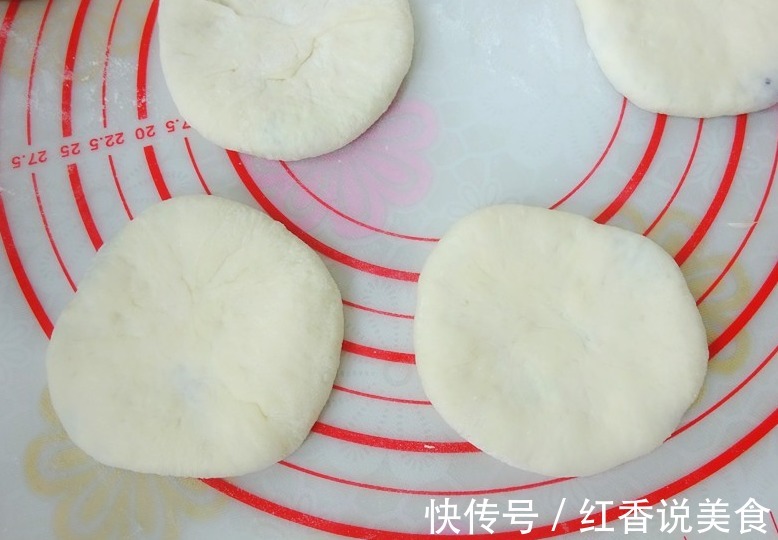 立秋后,一主食要常做,加入1杯牛奶1把豆,滋补润燥都爱吃