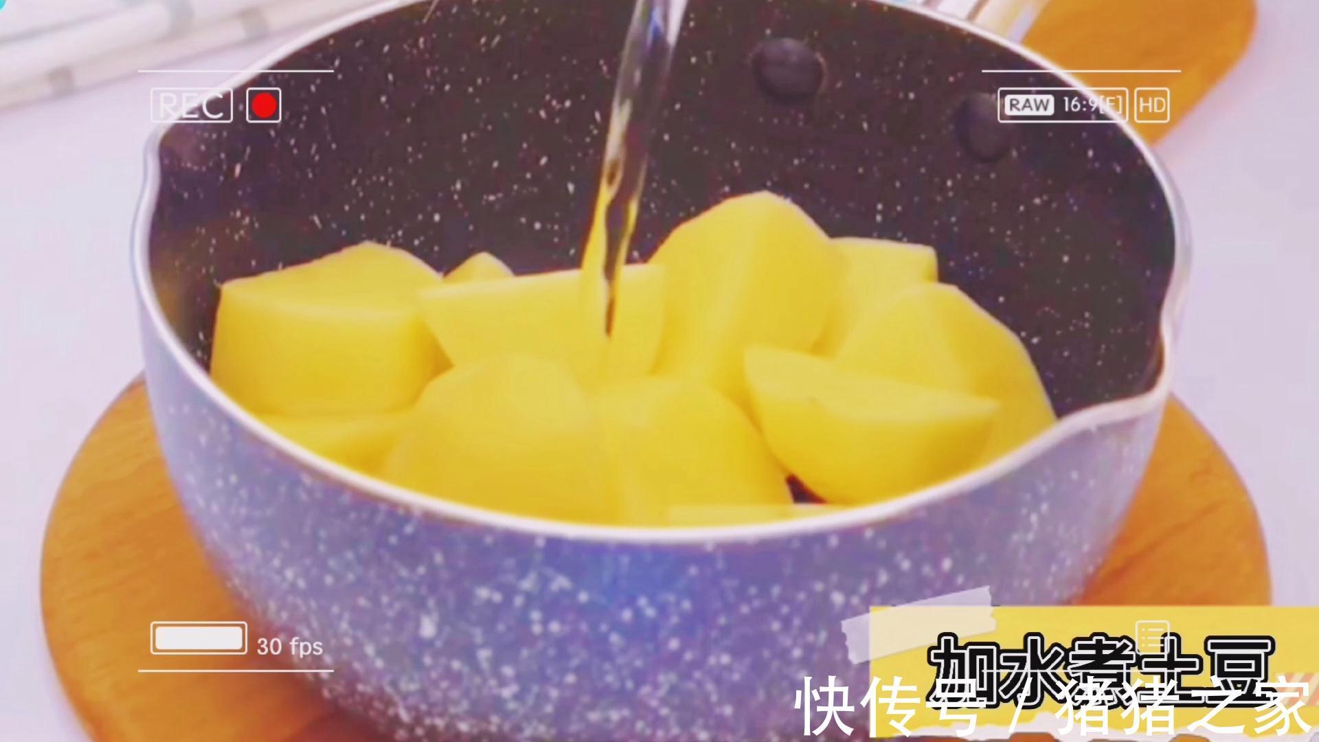 土豆奶酪条|又香又软的土豆奶酪条就制作完成了，还可拉丝哦！你喜欢吗？