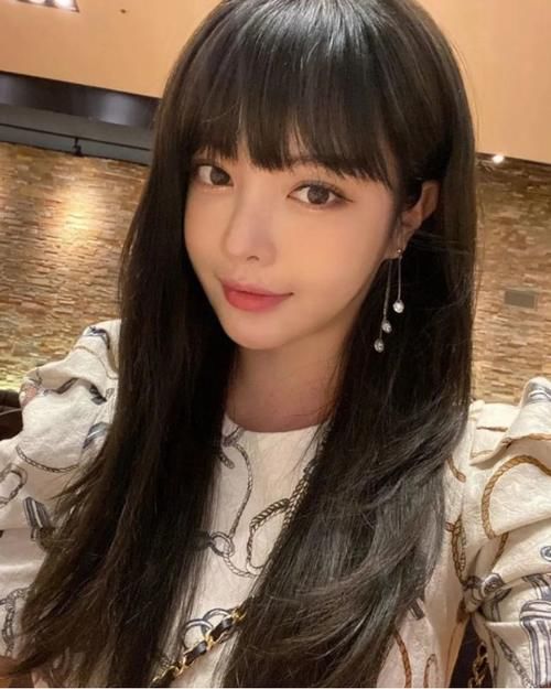 每个脸型都有适合的耳环类型，戴对款式提升气质，教你4种戴法