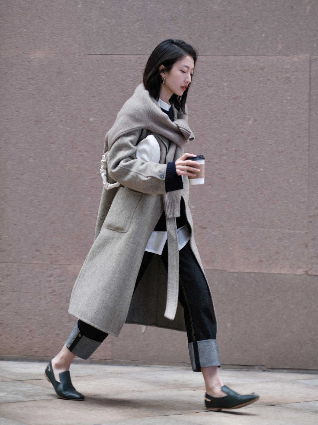 棉服 怪不得这么多人喜欢穿直筒牛仔裤,论保暖百搭,没有长裤能超过它