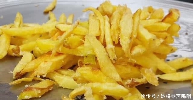 “土豆”不用炒不用炖,切成条这样做,出锅后孩子乐个不停!