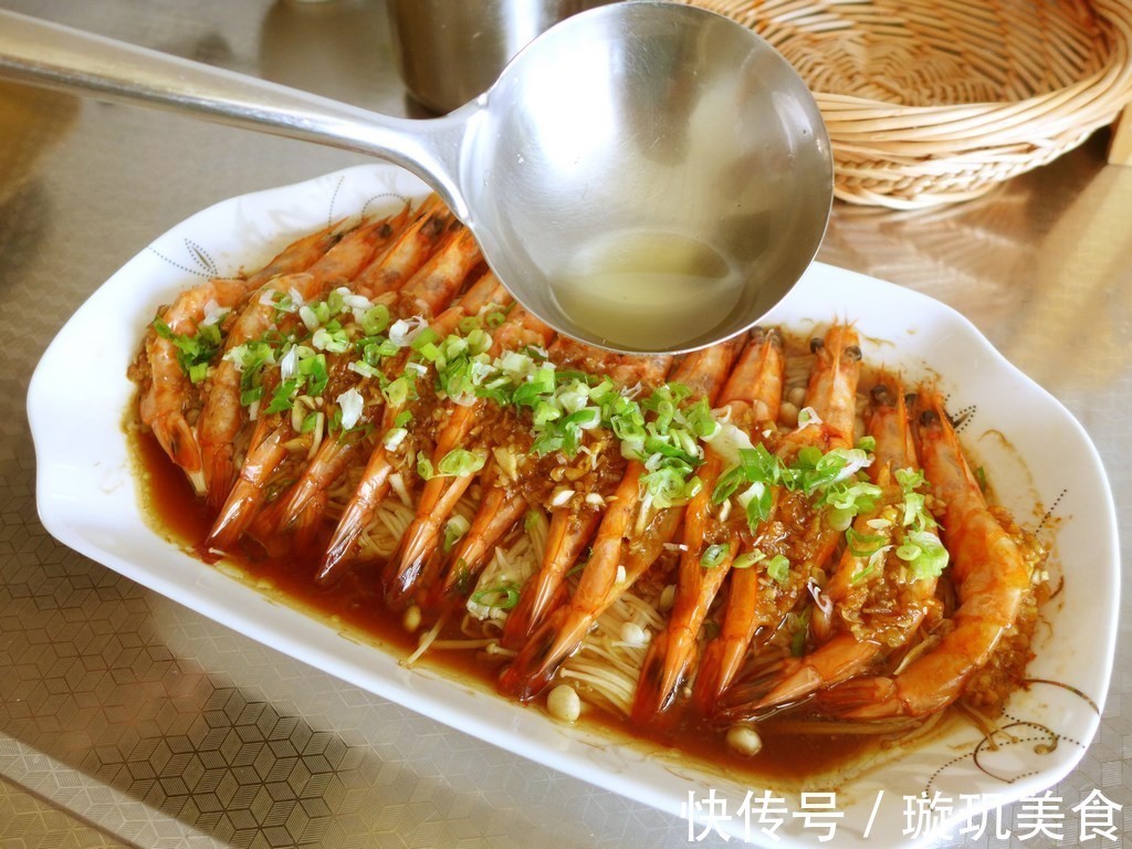 蒸虾|孩子没胃口不吃饭学会这蒜蓉开边虾，简单美味营养高