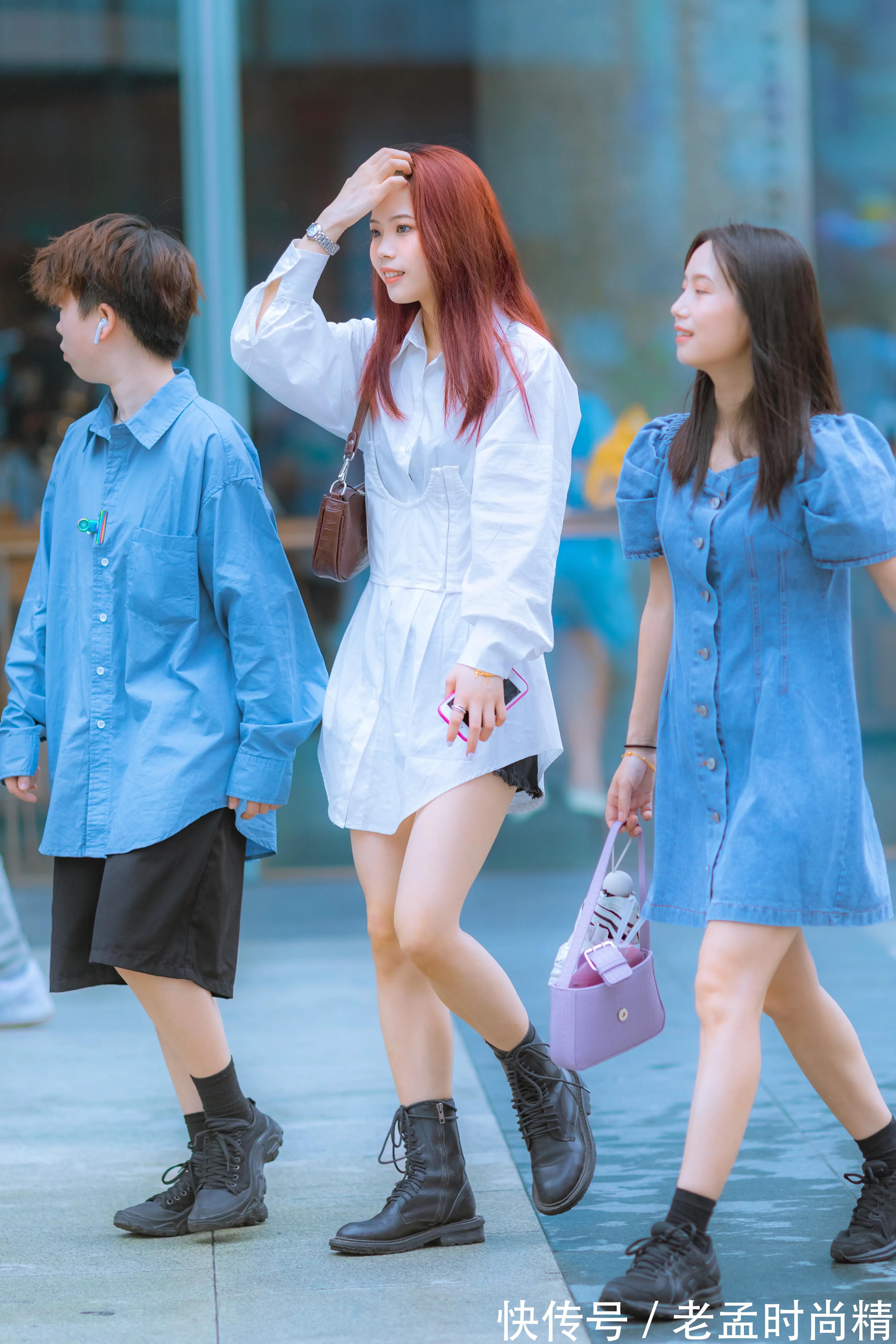 百搭 街拍|穿百搭白色上装的女生干净素雅又时尚