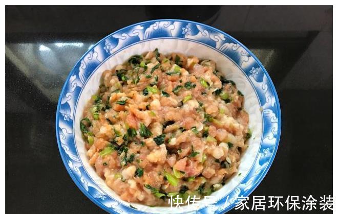 夏天|夏天，就爱用这馅包馄饨，汤鲜肉嫩，每次2斤馄饨不够吃
