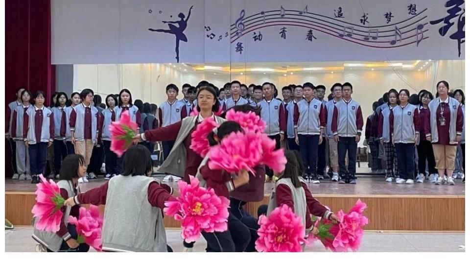 重磅预告！恩施市第一中学115年校庆暨年度颁奖典礼节目排练现场，你最期待哪个节目？