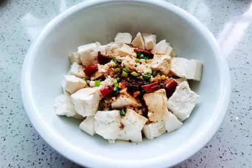 豆腐|夏季吃凉粉不如吃它，买来一掰一焯，无油低脂，简单省时又好吃