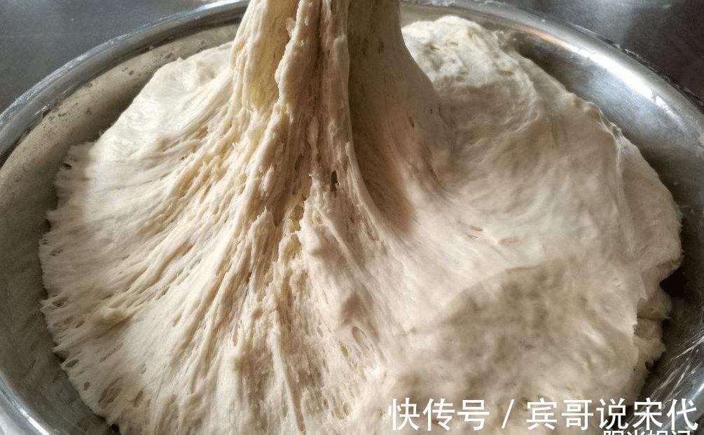 面团|无论蒸包子或馒头，记住4个技巧，蒸好后不回缩不塌陷，又香又甜
