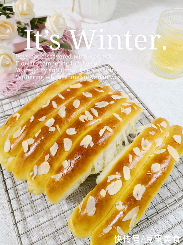 想要滋阴补血吗？这道牛奶杏仁排包/早餐必备少不了