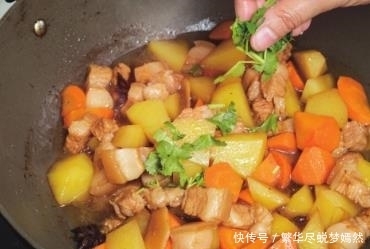 香酥|红烧肉试试这样做,不用炒糖色,加这种食材一起烧,绵软香酥