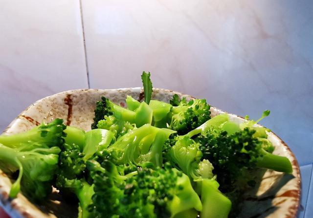 在家|用吐司替代披萨皮,在家就可以轻松吃披萨