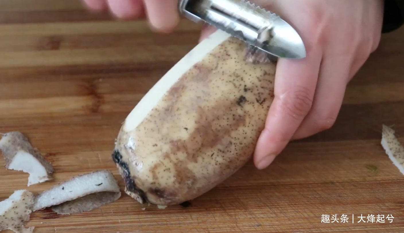 分享一种莲藕的吃法,看着都流口水,做法一看就学会,超简单