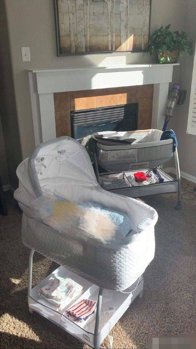 张恒养娃照片曝光！独居美国凌乱简陋小屋，只能靠朋友奶喂养