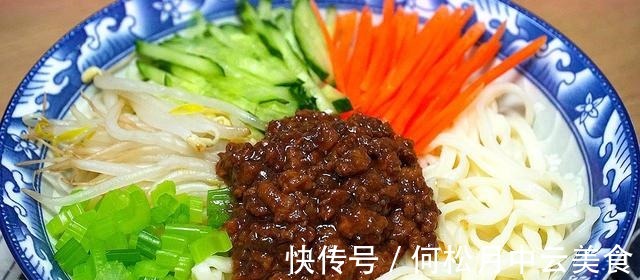 胡萝卜|面食爱好者的福音，教你一道老北京炸酱面，美味可口，勾人心弦！