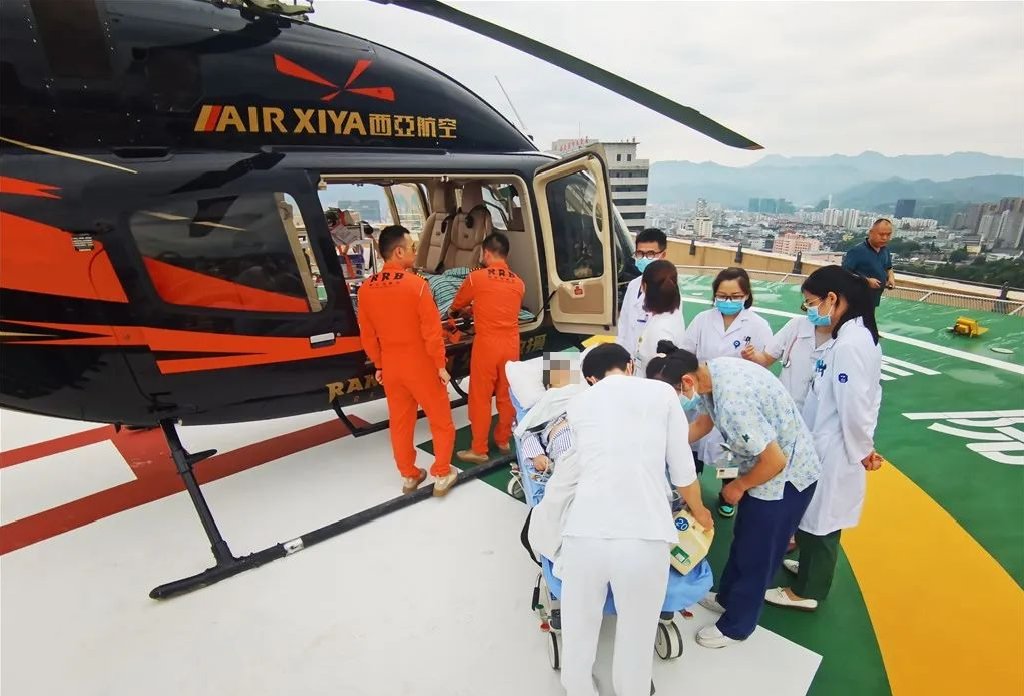 浙二医院|空中救援！丽水70岁患者顺利前往杭州救治~