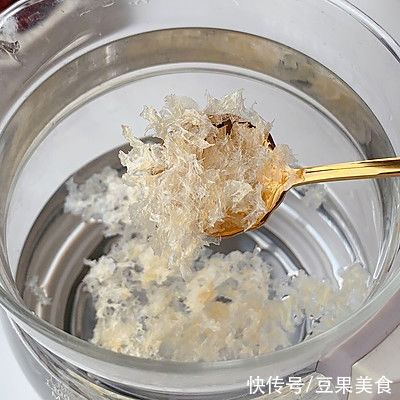 想要吃得健康,还是得吃栗香红糖银耳羹~秋冬来一碗