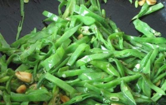 延缓衰老|人到中年,四种食物换着吃,排毒抗衰,润肠通便,增强体质