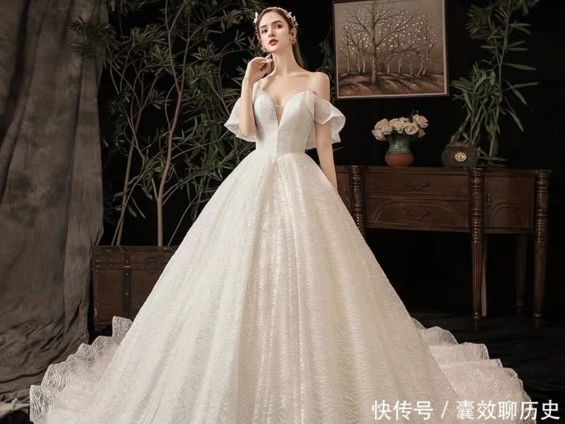 4套婚纱礼服，你最想穿哪一件？测你婚后的家庭地位有多高！