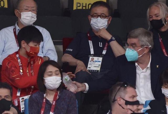 老熟人|孙颖莎人缘有多好？世乒赛张安是她的老熟人，东京奥运帮忙做翻译
