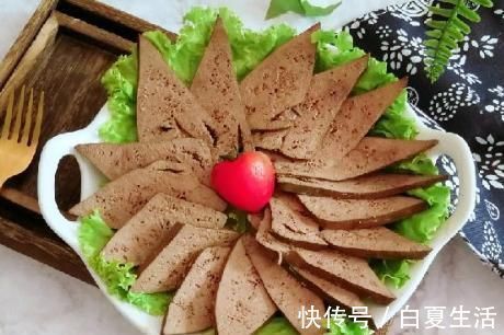 猪肝炒洋葱|猪身上最便宜的部位,8块钱一斤,营养高味道佳,常吃对眼睛好