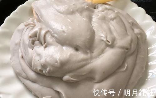 喜欢吃香芋的看过来,打成泥搓成条,简单一做,外酥内软不够吃