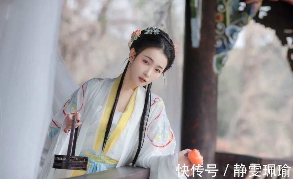 荷叶@李商隐最撩妹儿的一首诗,全诗28个字翻译过来就是“矢志不渝”