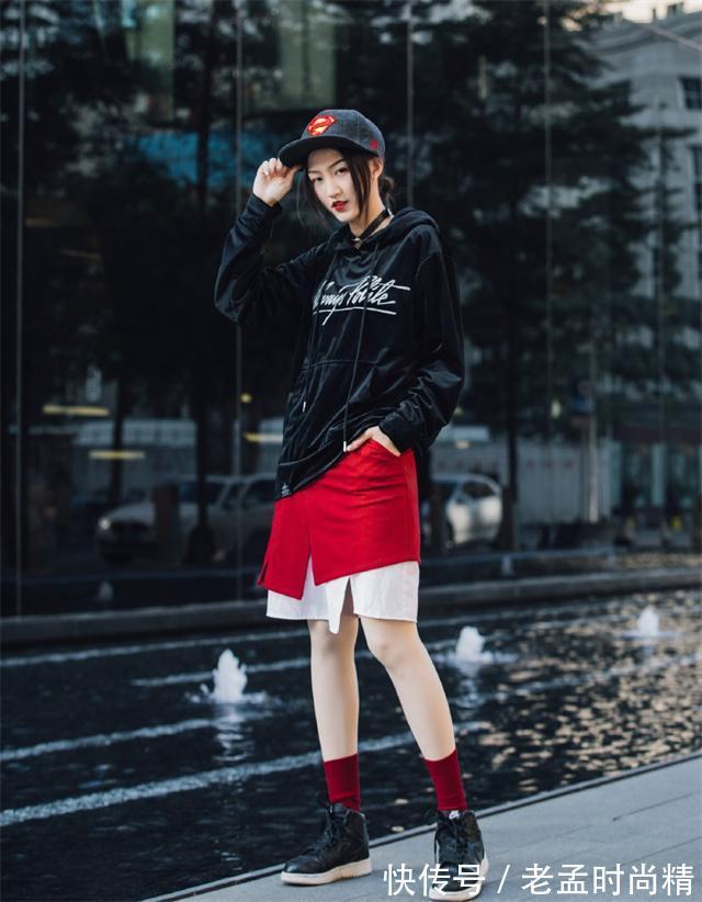 典例 秋天卫衣怎么穿?除了不搭牛仔裤,这“3种”下装都可以,特时髦