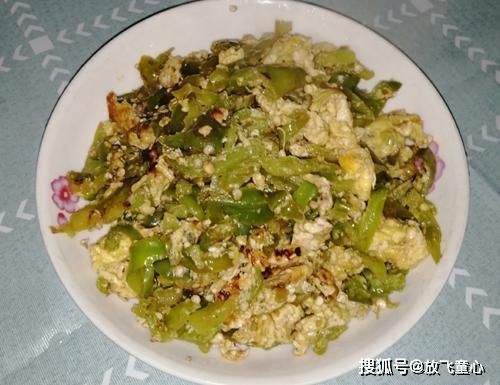 营养|掌握这三个技巧,做出的青椒炒鸡蛋,鲜嫩美味,营养好吃更下饭