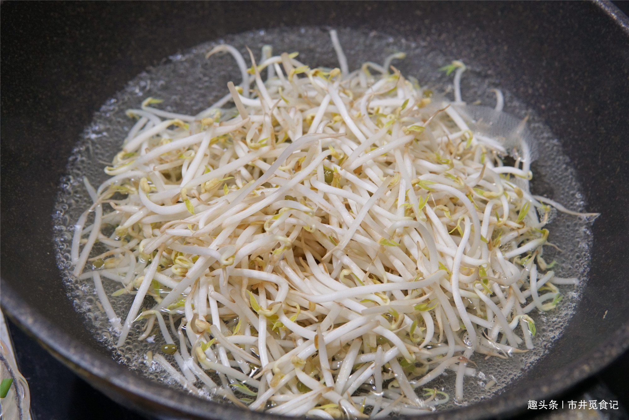 黄瓜和此菜是天生一对,夏天多给孩子吃,清爽美味,不容易上火