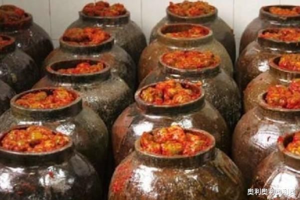 骨質疏松不可以吃雞蛋？骨科大夫：要想骨頭好，這3種食物要少吃